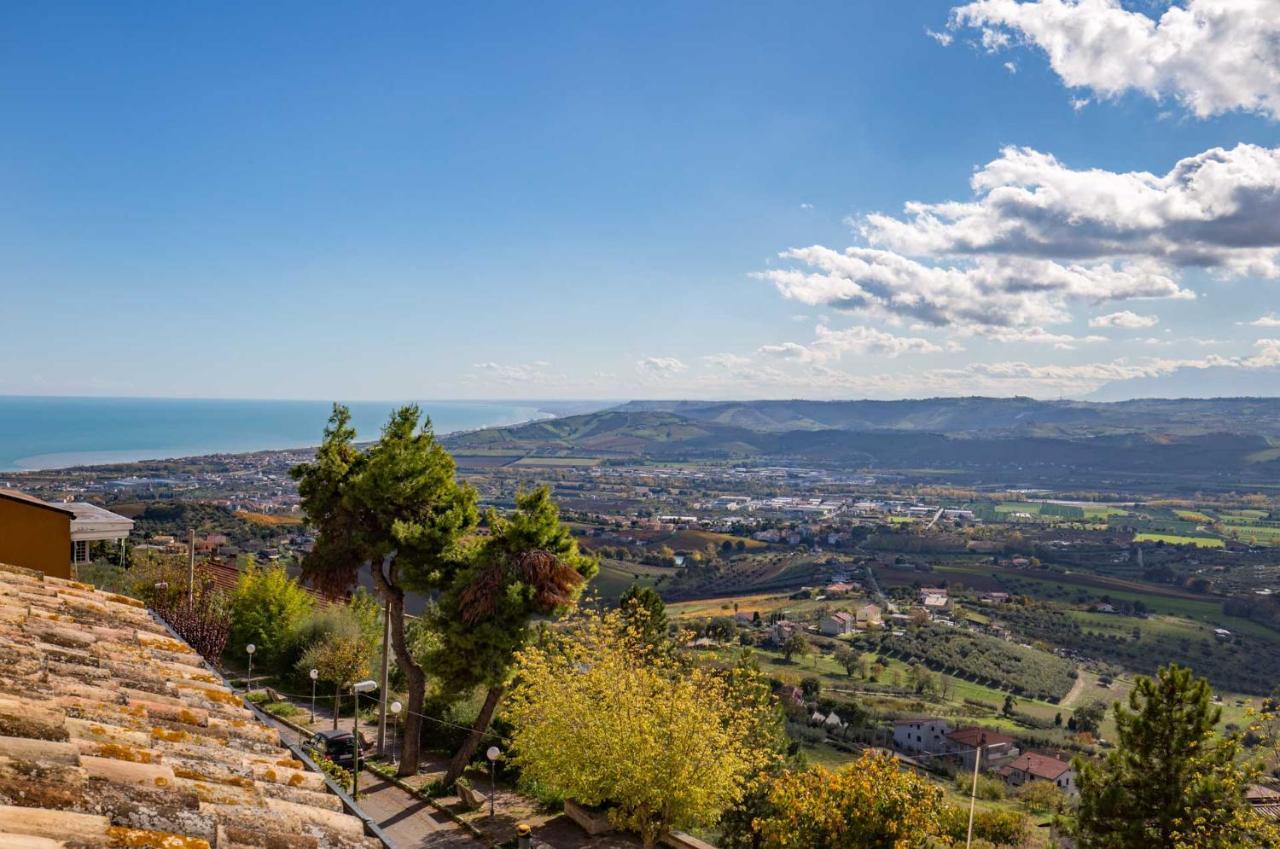 Montepagano 1137 Hotel Luaran gambar